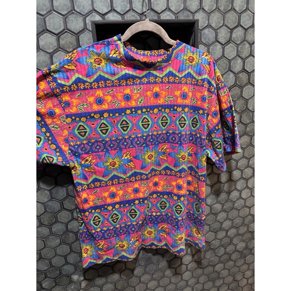 Vintage All Over Print 90s Tshirt - Size Large - Bright Floral‎ Upbeat Brand